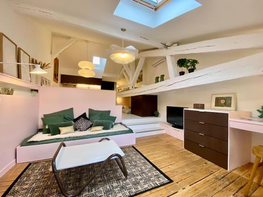 Charmant Cocon Sous Les Toits De Bordeaux Exterior photo